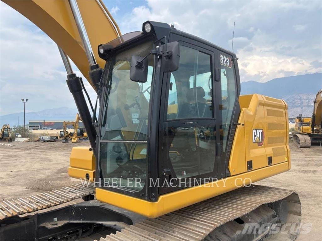CAT 323 CF Excavatoare pe șenile
