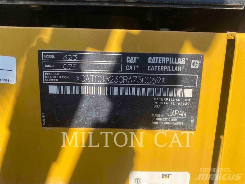 CAT 32307 Excavatoare pe șenile
