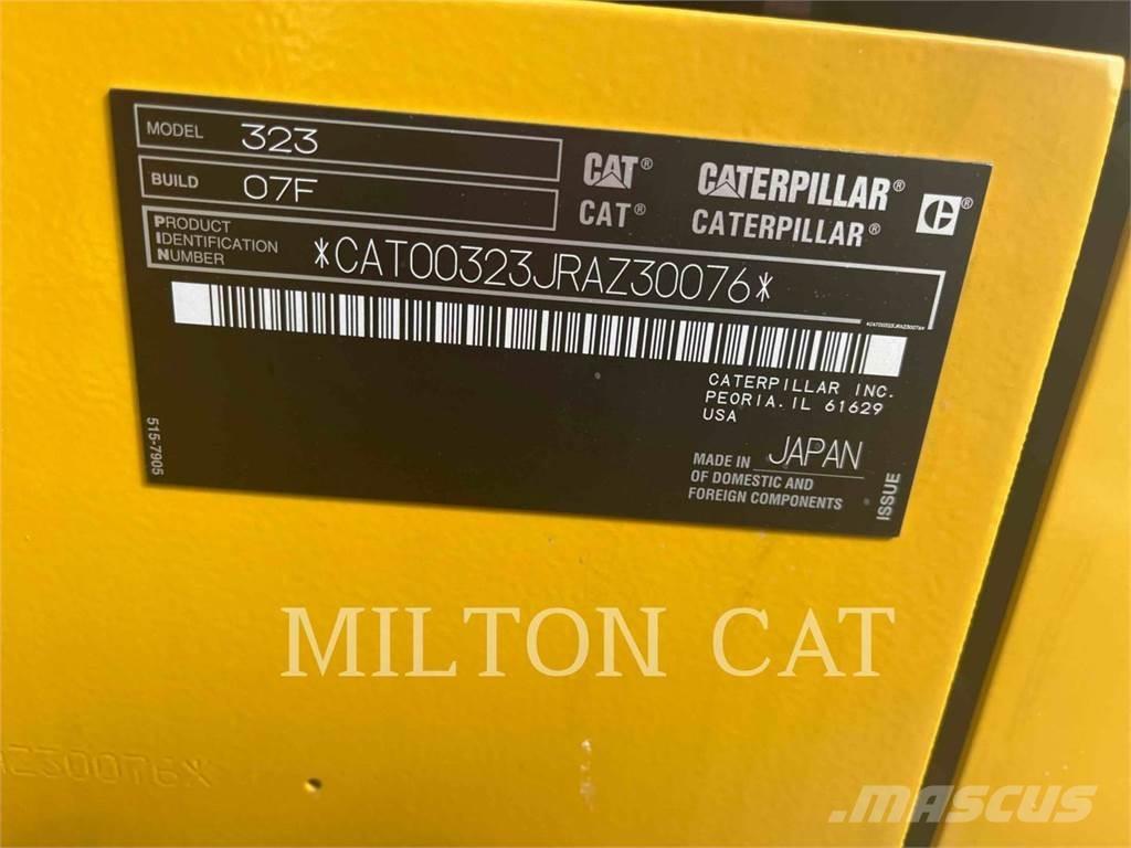CAT 32307 Excavatoare pe șenile
