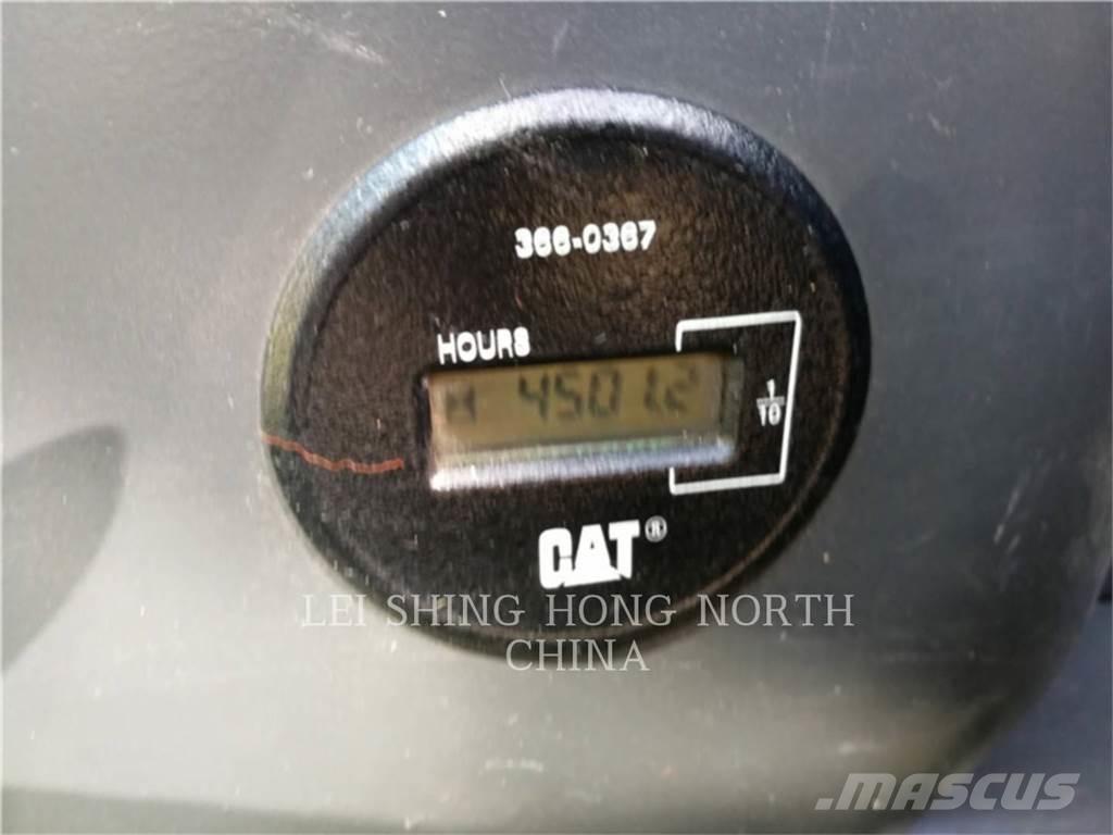 CAT 323D2L Excavatoare pe șenile
