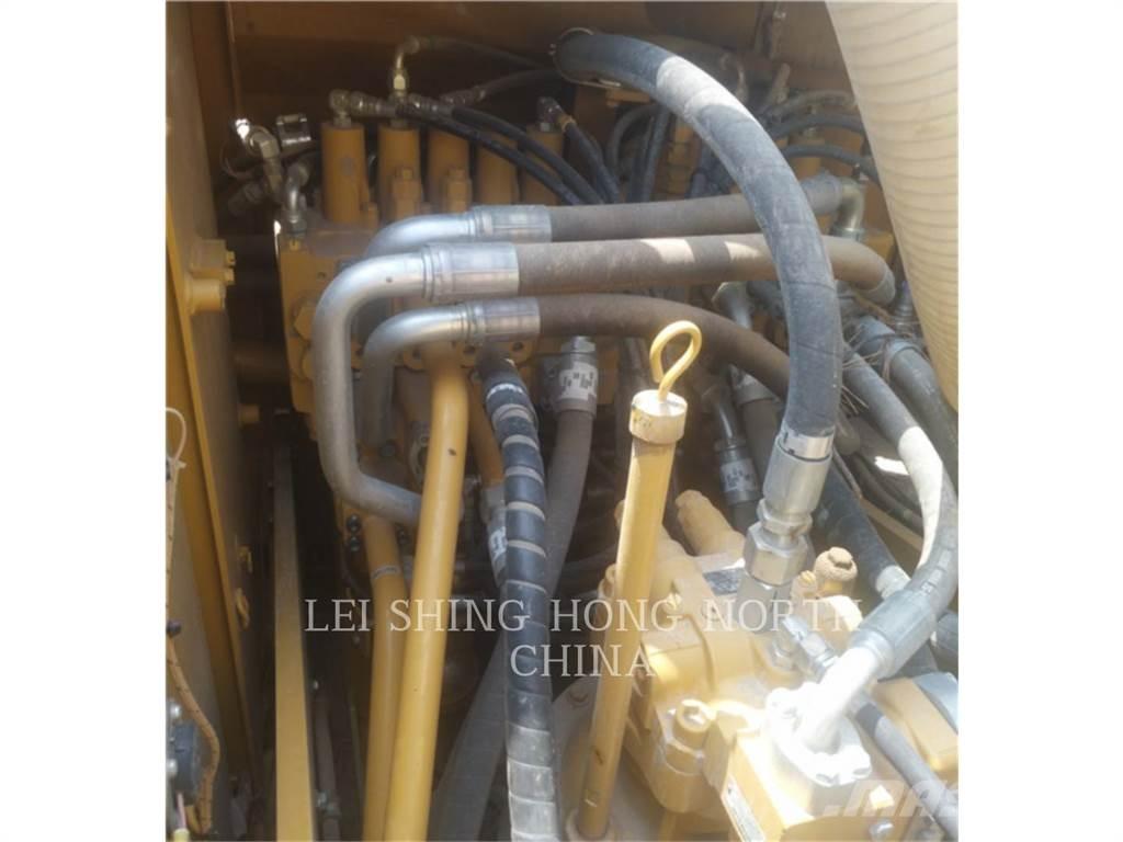 CAT 323D2L Excavatoare pe șenile
