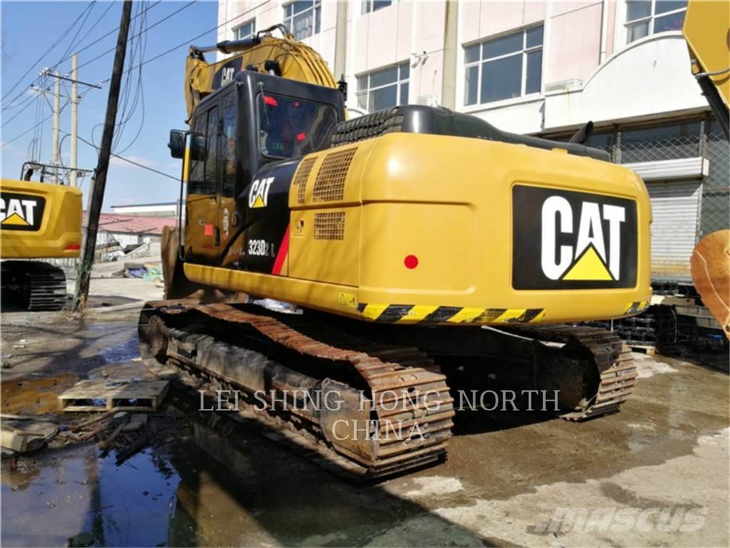 CAT 323D2L Excavatoare pe șenile
