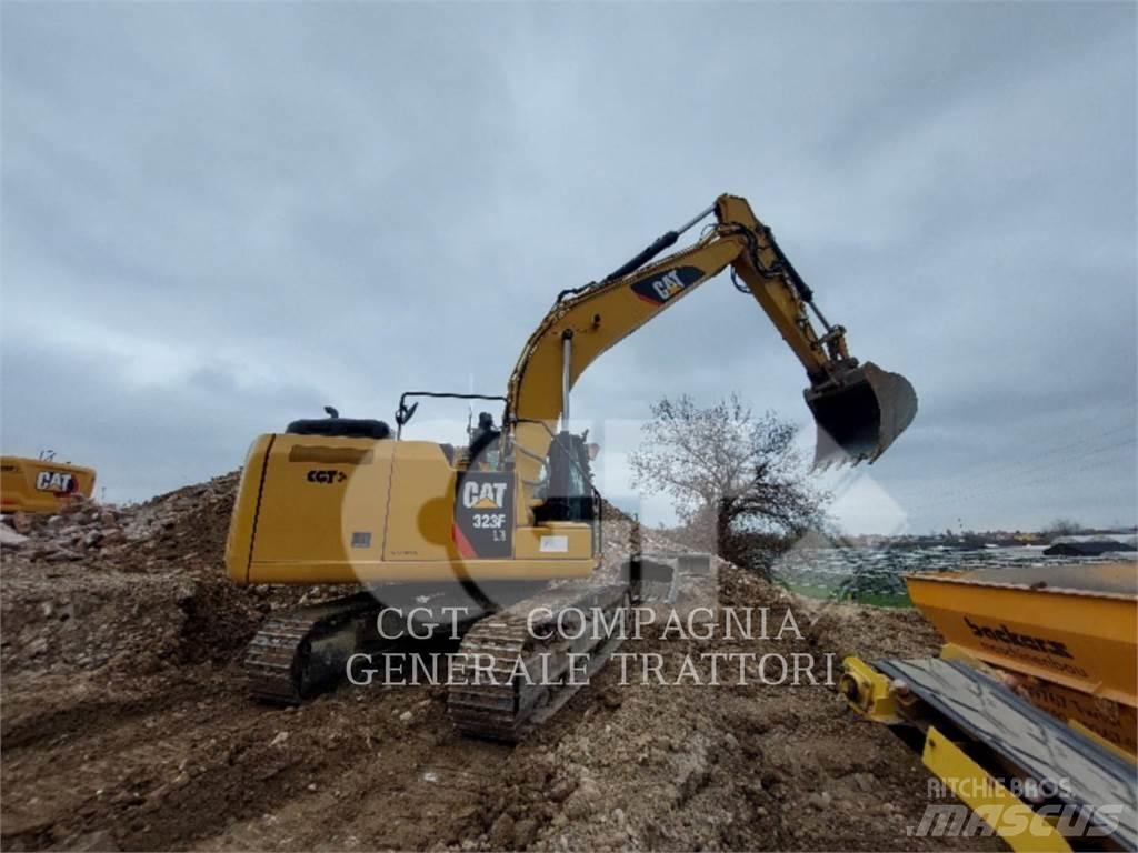 CAT 323F Excavatoare pe șenile
