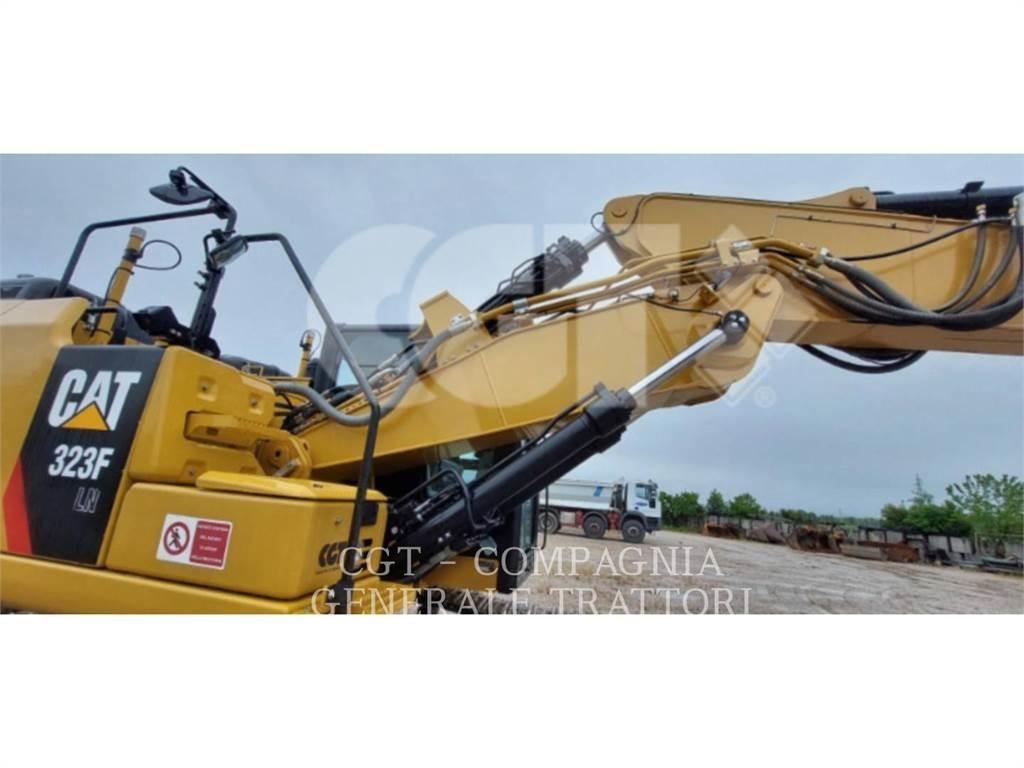 CAT 323F Excavatoare pe șenile
