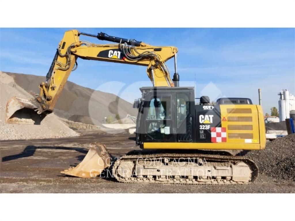 CAT 323F Excavatoare pe șenile
