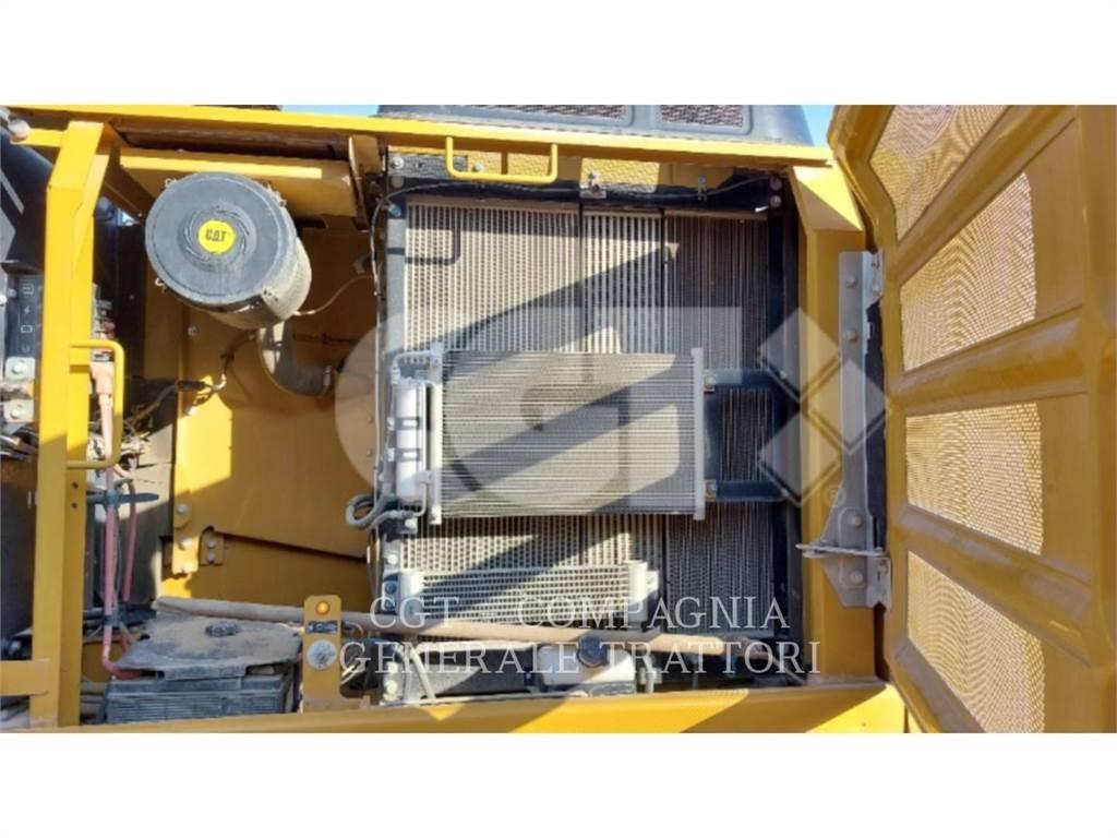 CAT 323F Excavatoare pe șenile
