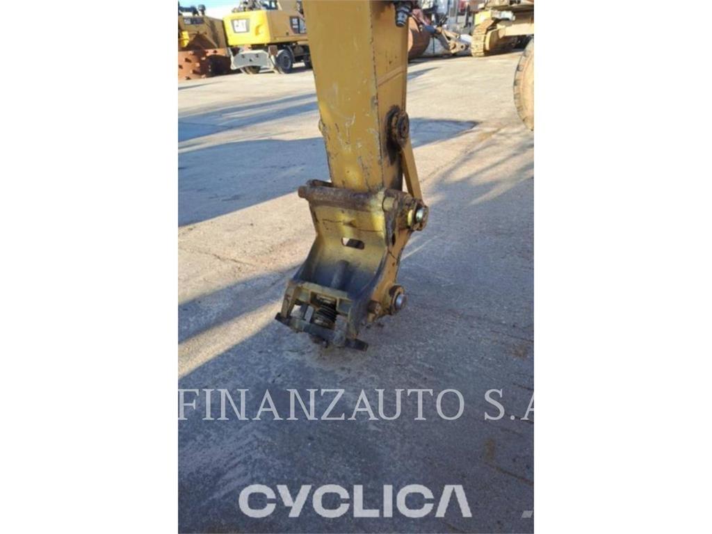 CAT 323F Excavatoare pe șenile
