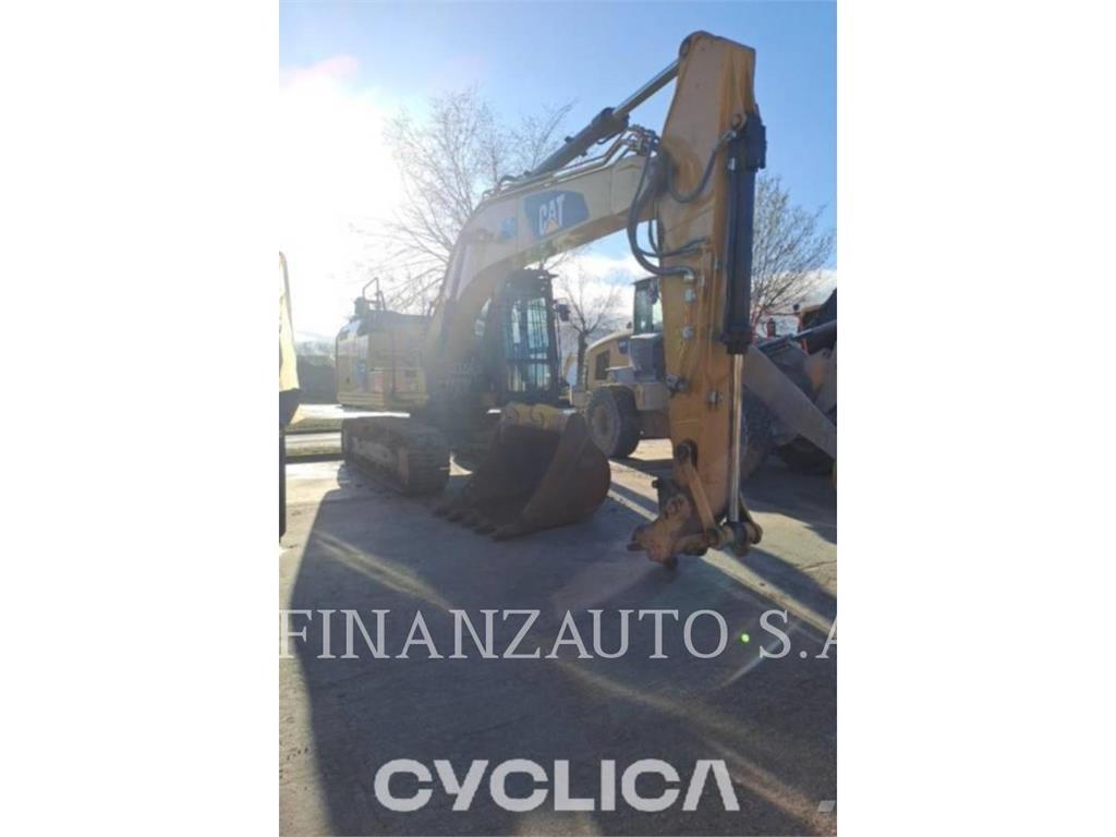 CAT 323F Excavatoare pe șenile
