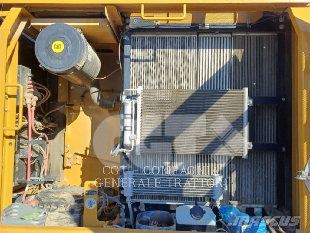 CAT 323F SA Excavatoare pe șenile
