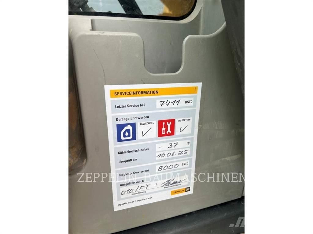 CAT 323FL Excavatoare pe șenile
