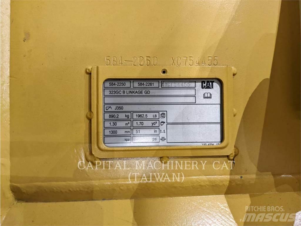 CAT 323GC Pistoane
