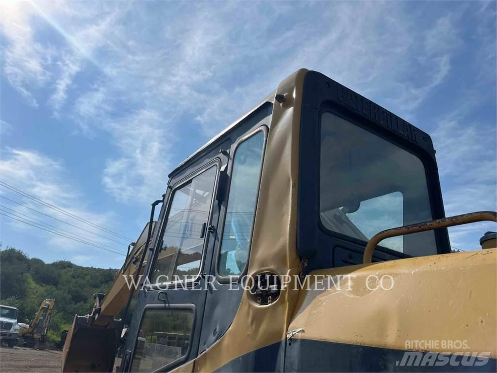 CAT 325 Excavatoare pe șenile
