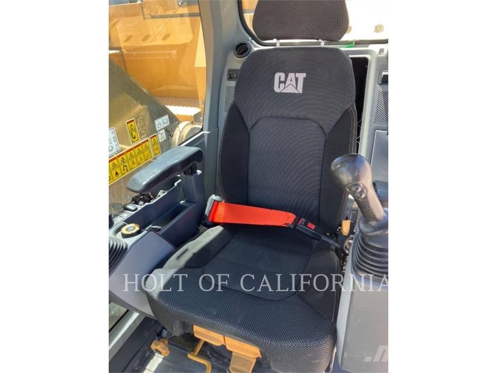 CAT 325 2D Excavatoare pe șenile
