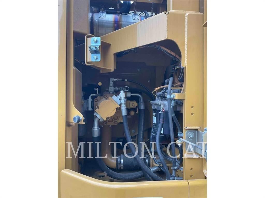 CAT 32507 Excavatoare pe șenile
