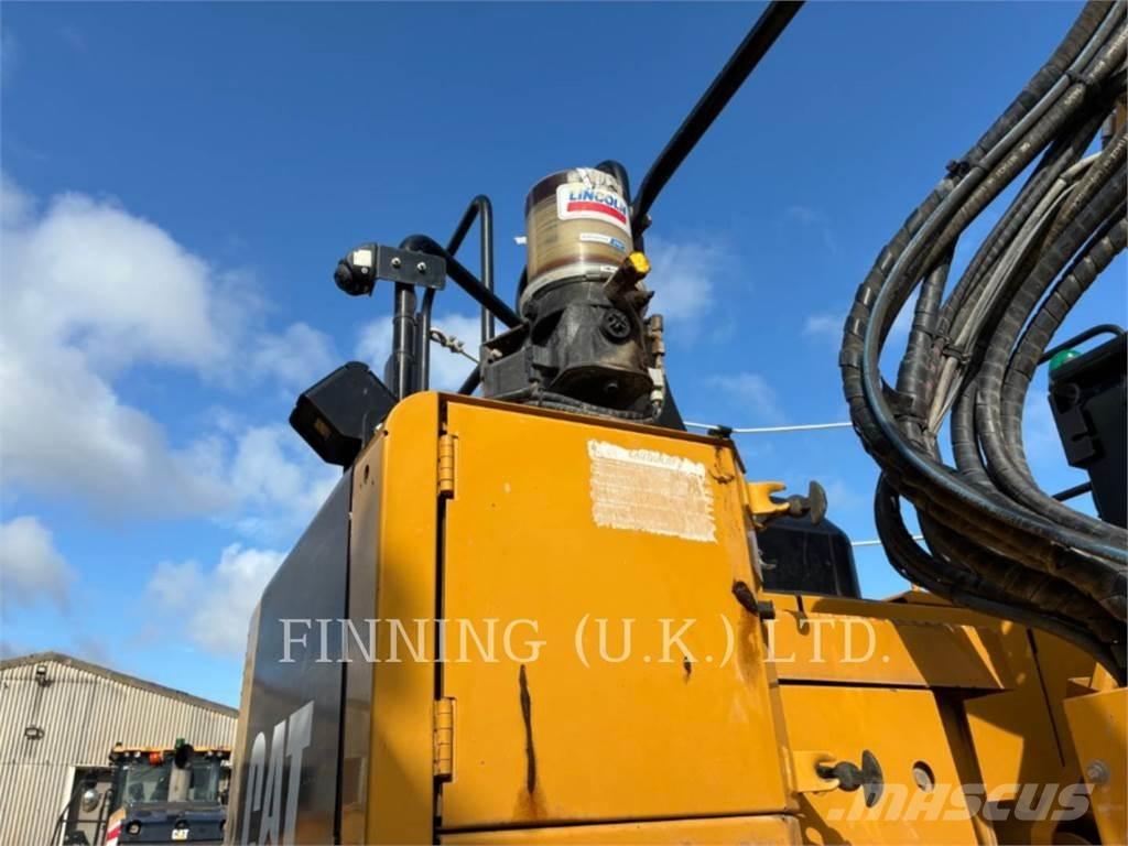 CAT 325FL Excavatoare pe șenile
