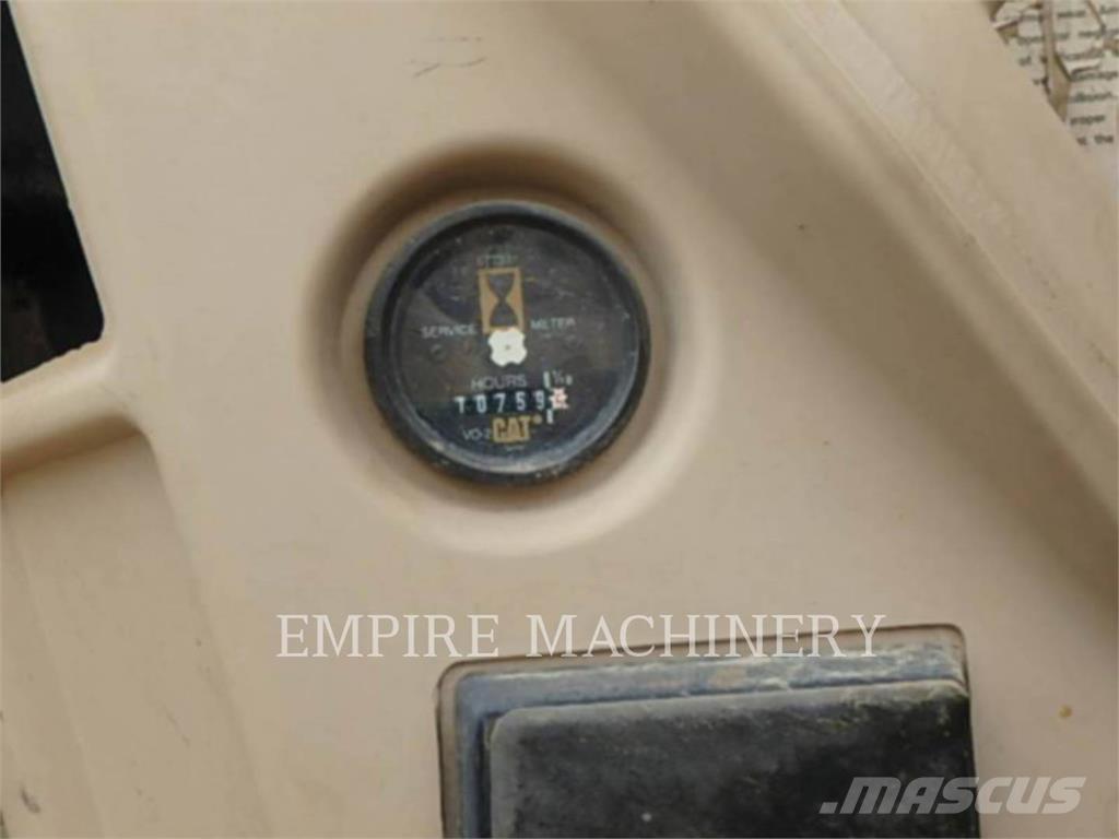 CAT 325L Excavatoare pe șenile
