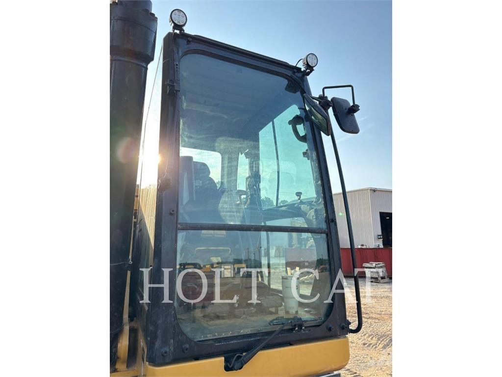 CAT 326 Excavatoare pe șenile
