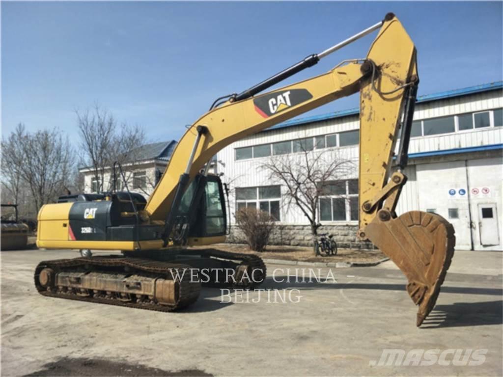 CAT 326D2L Excavatoare pe șenile

