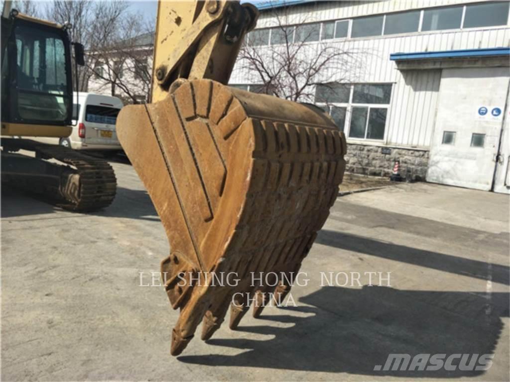 CAT 326D2L Excavatoare pe șenile
