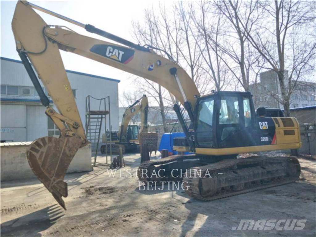 CAT 326D2L Excavatoare pe șenile
