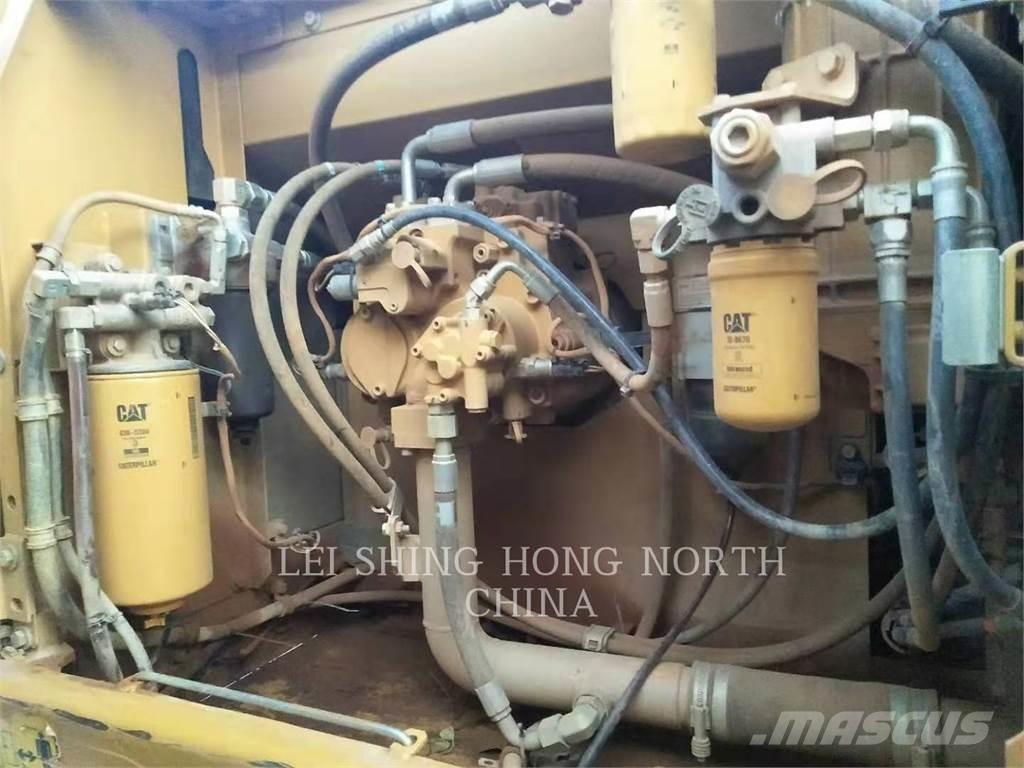 CAT 326D2L Excavatoare pe șenile
