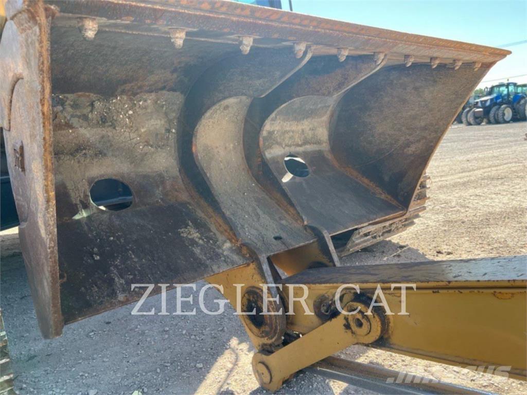 CAT 326F Excavatoare pe șenile
