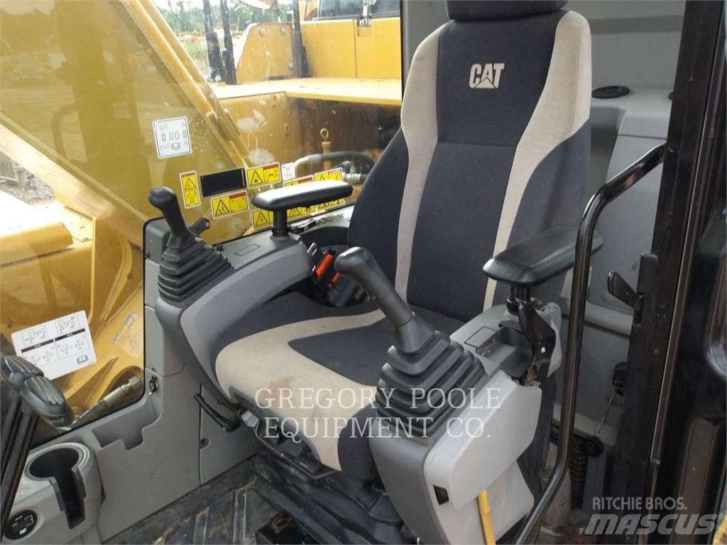 CAT 326FL Excavatoare pe șenile
