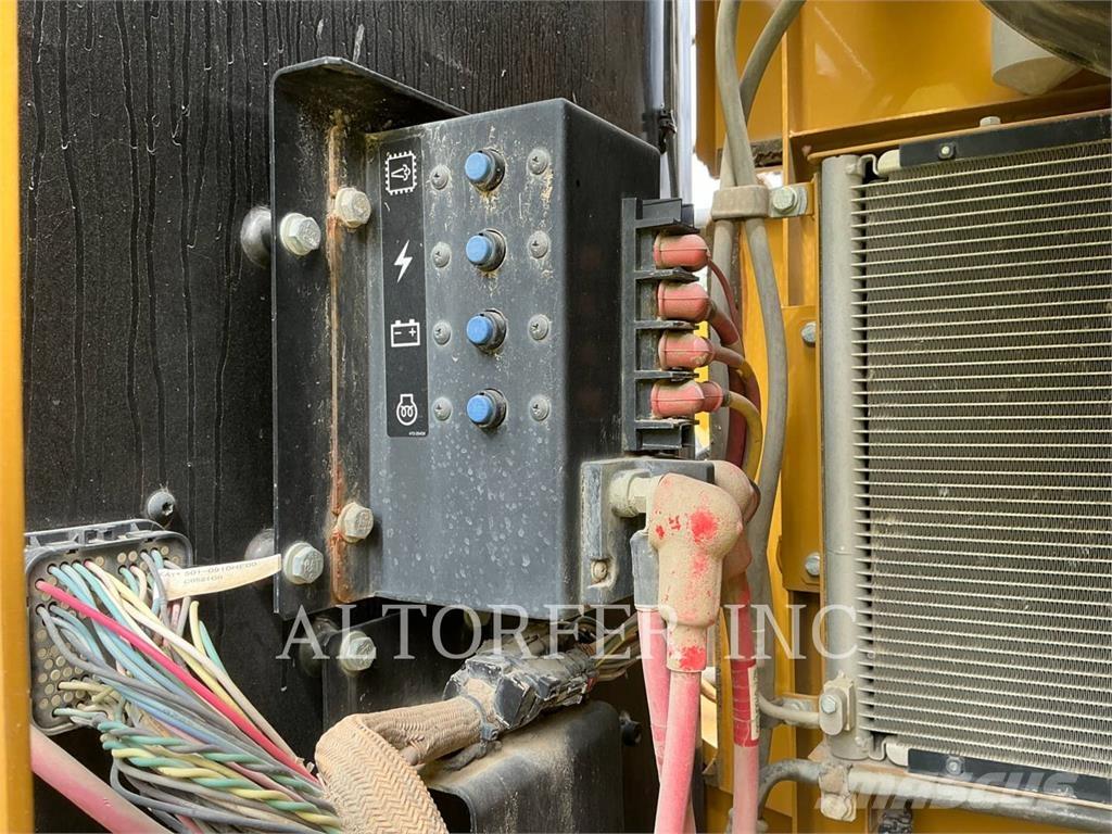 CAT 326FL Excavatoare pe șenile
