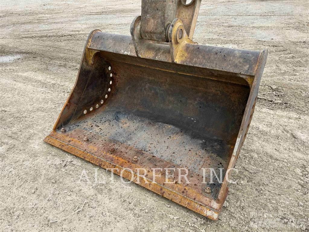 CAT 326FL LR Excavatoare pe șenile
