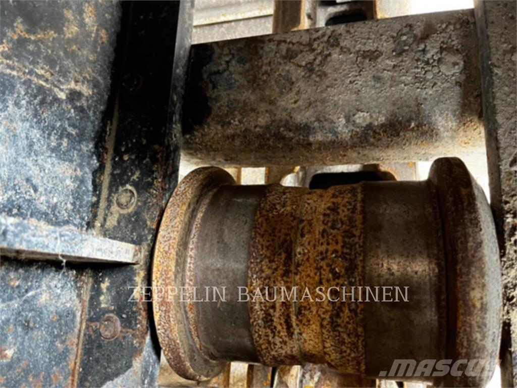 CAT 326FLN Excavatoare pe șenile
