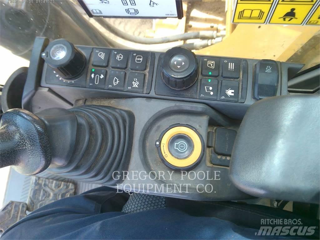 CAT 33007 Excavatoare pe șenile
