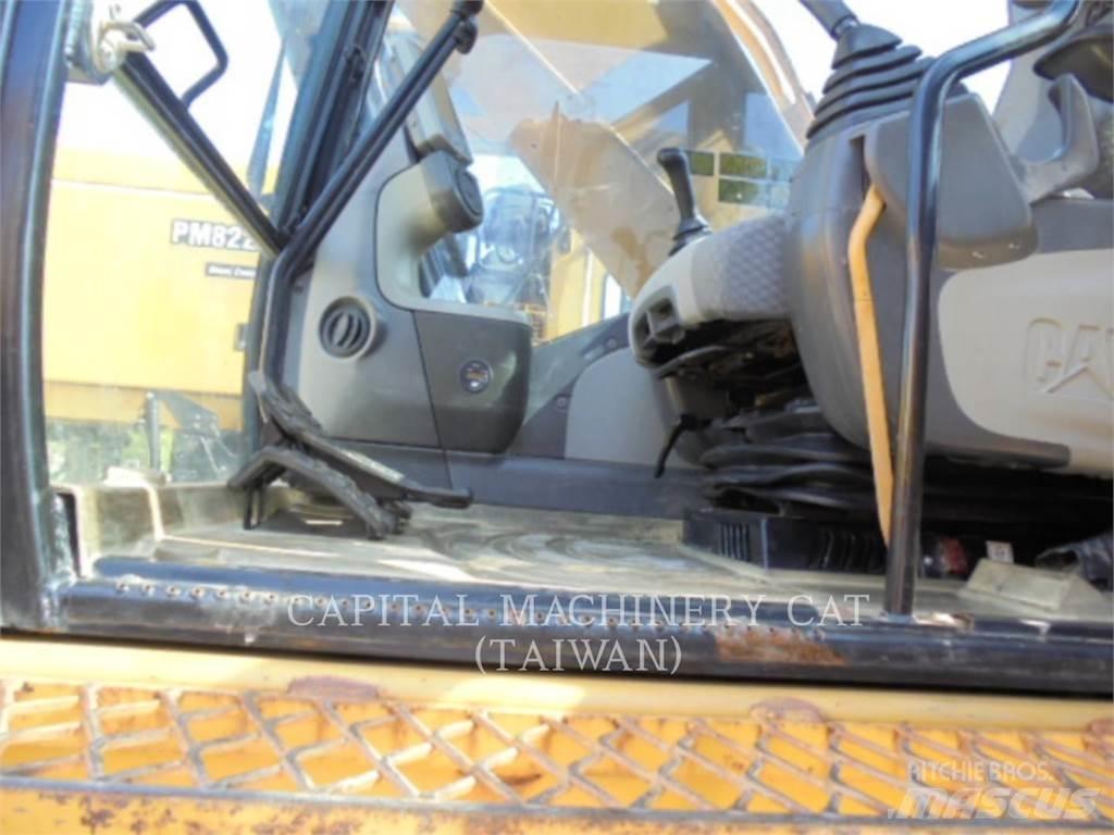 CAT 330D2L Excavatoare pe șenile
