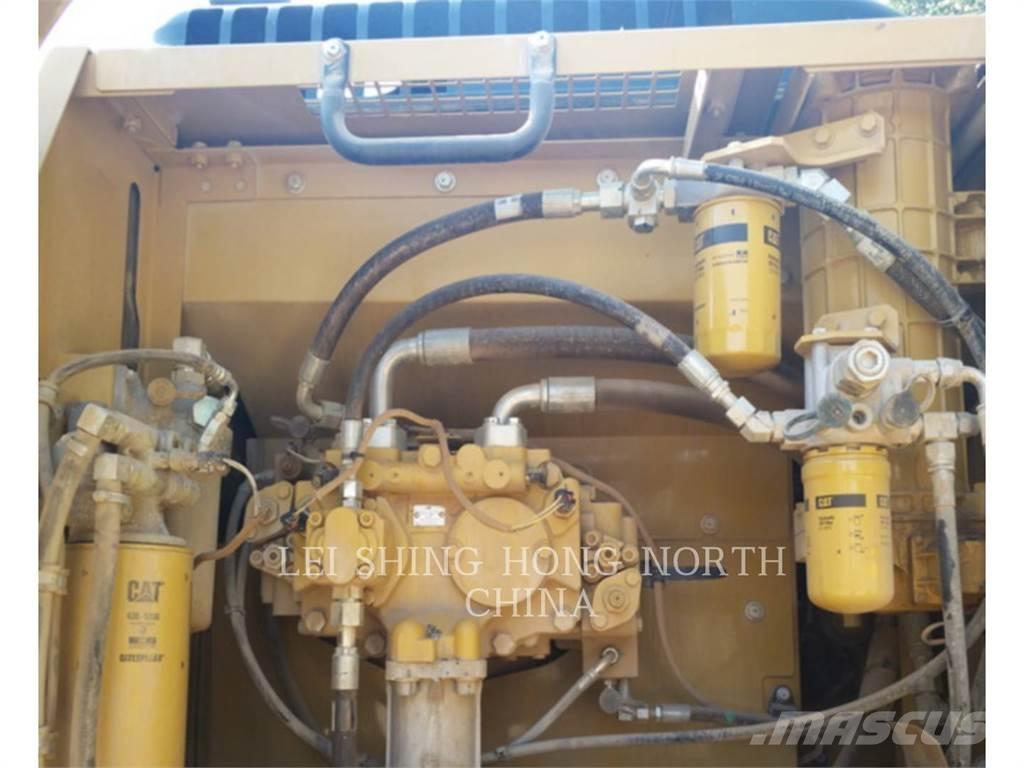 CAT 330D2L Excavatoare pe șenile
