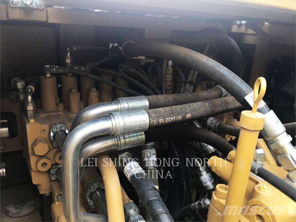 CAT 330D2L Excavatoare pe șenile
