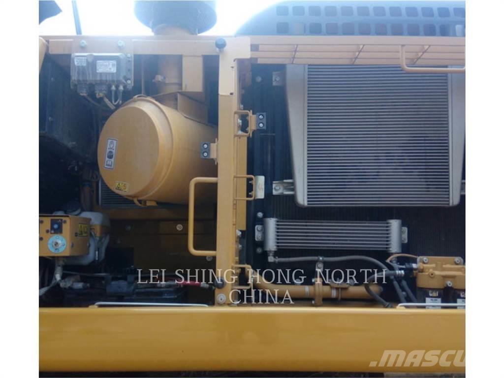 CAT 330D2L Excavatoare pe șenile
