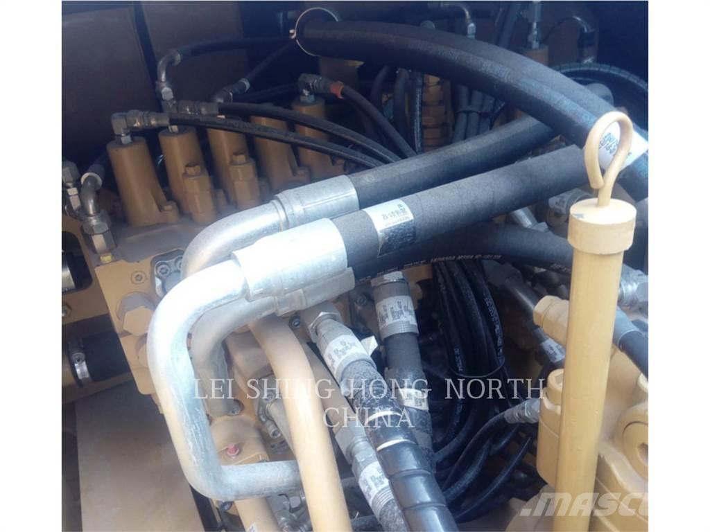 CAT 330D2L Excavatoare pe șenile
