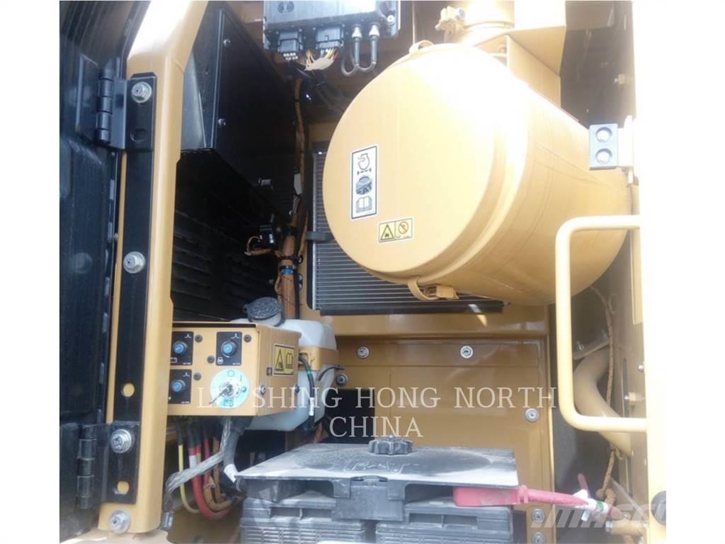 CAT 330D2L Excavatoare pe șenile
