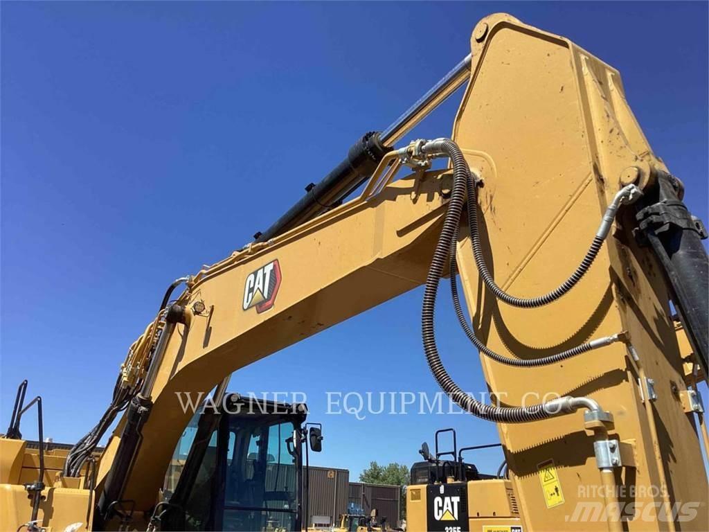 CAT 335 Excavatoare pe șenile
