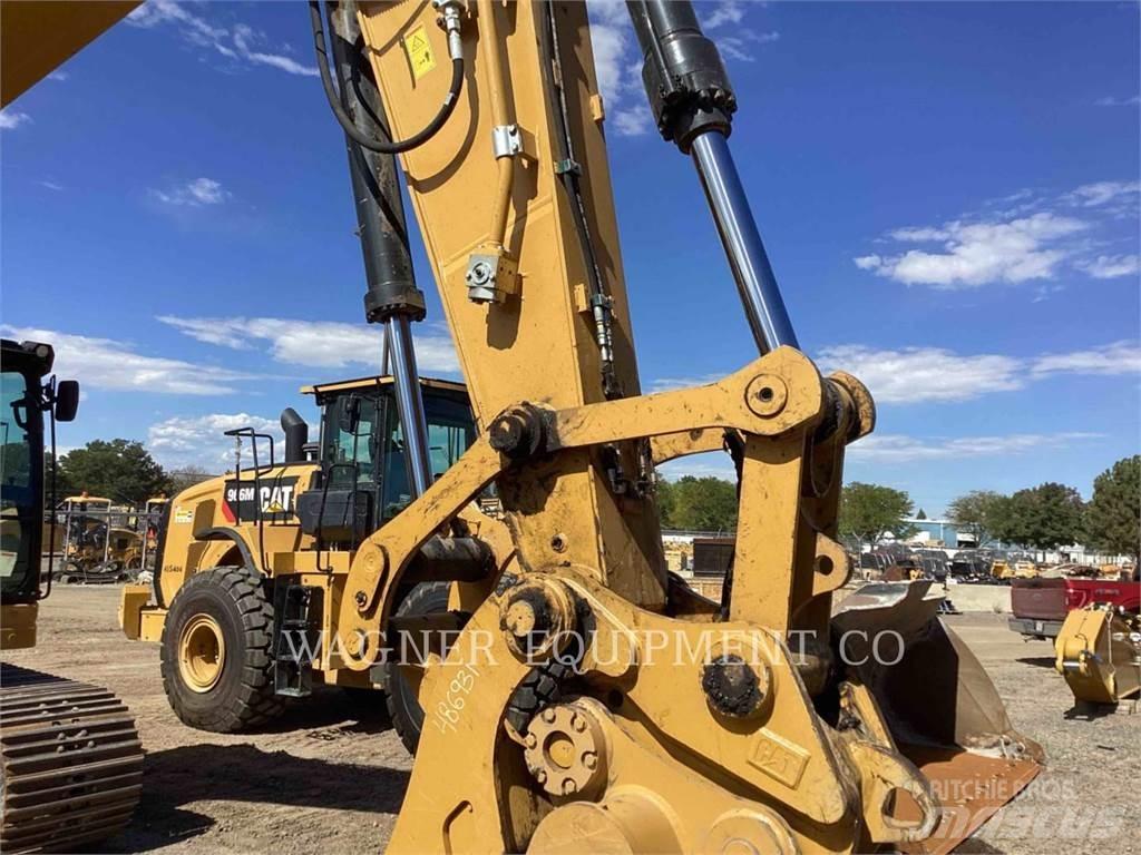 CAT 335 Excavatoare pe șenile
