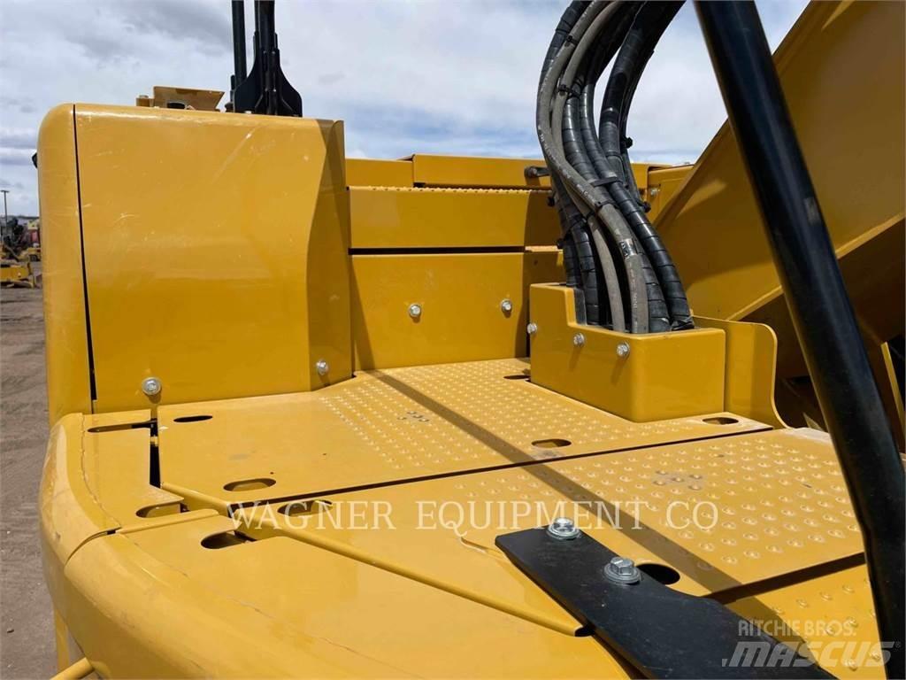 CAT 335 Excavatoare pe șenile
