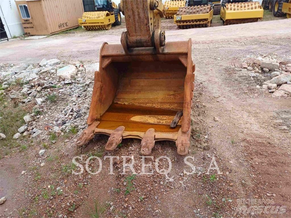 CAT 33607 Excavatoare pe șenile
