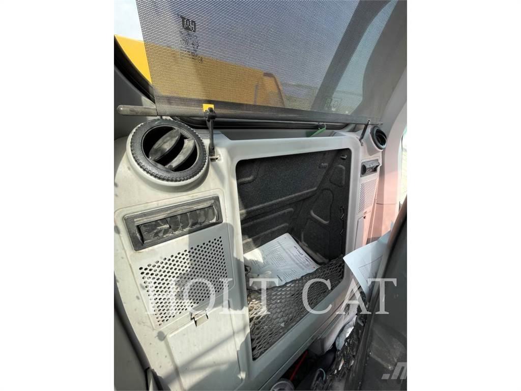 CAT 340 12 Excavatoare pe șenile
