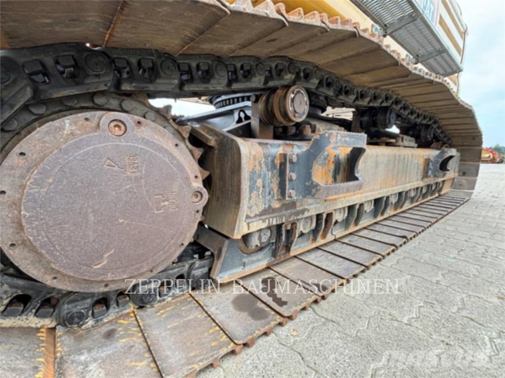 CAT 352-08 Excavatoare pe șenile
