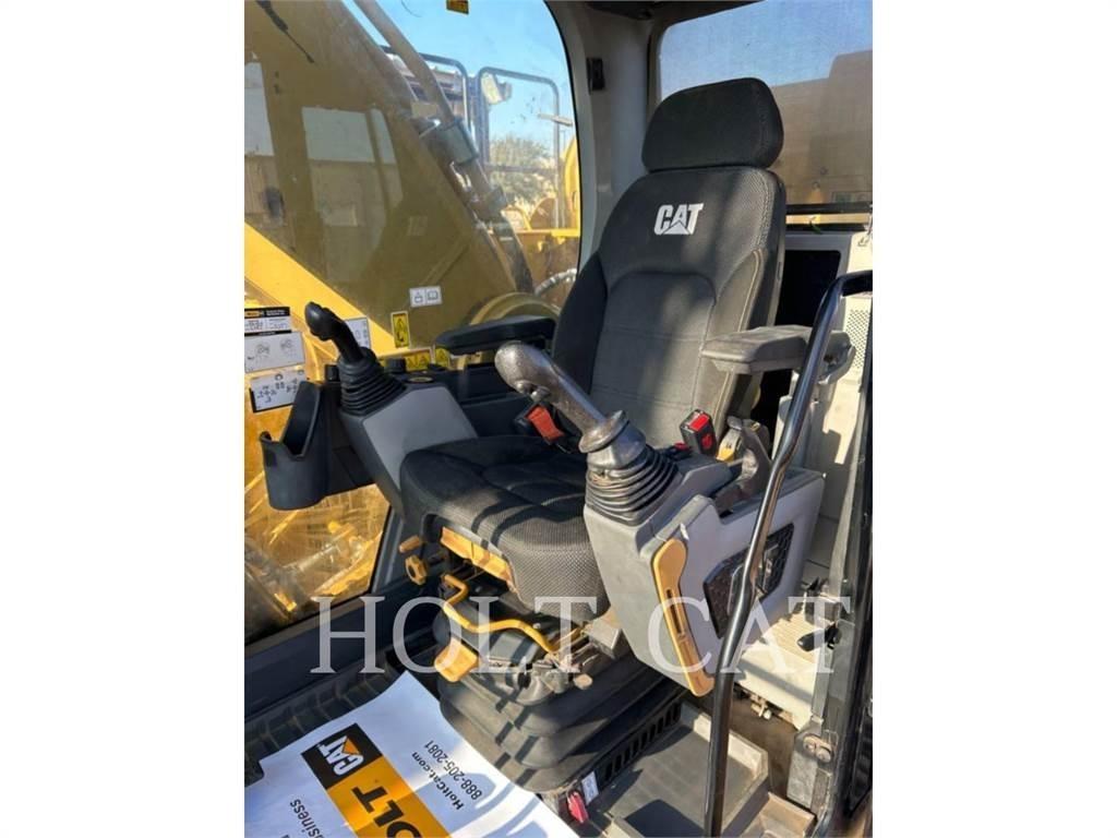 CAT 352 11 Excavatoare pe șenile
