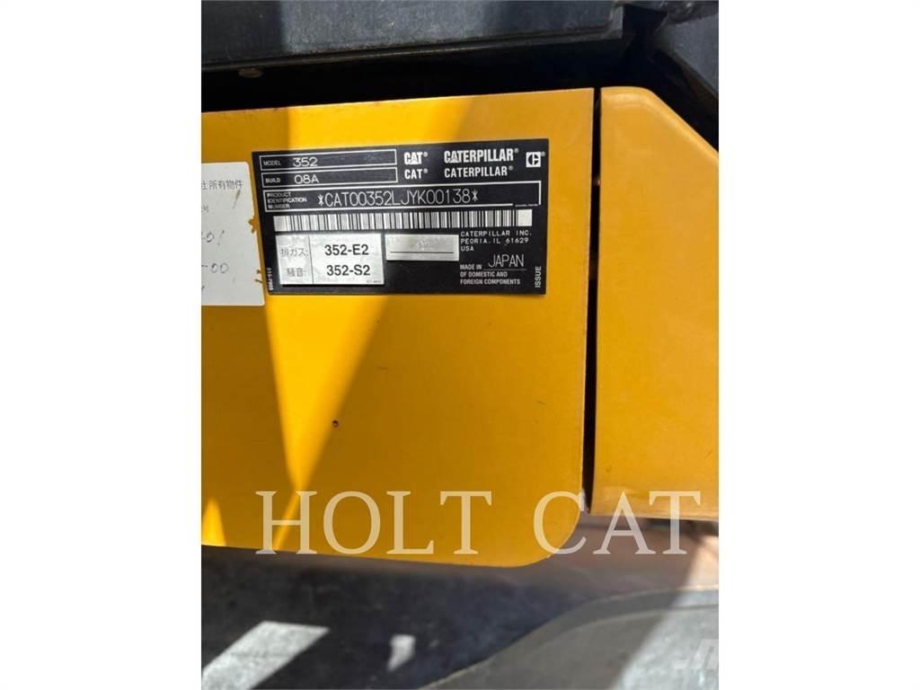 CAT 352 11 Excavatoare pe șenile
