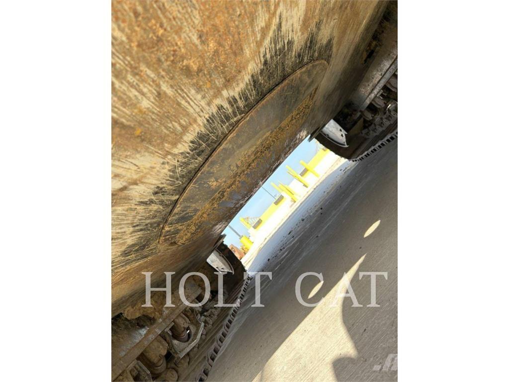 CAT 352 11 Excavatoare pe șenile
