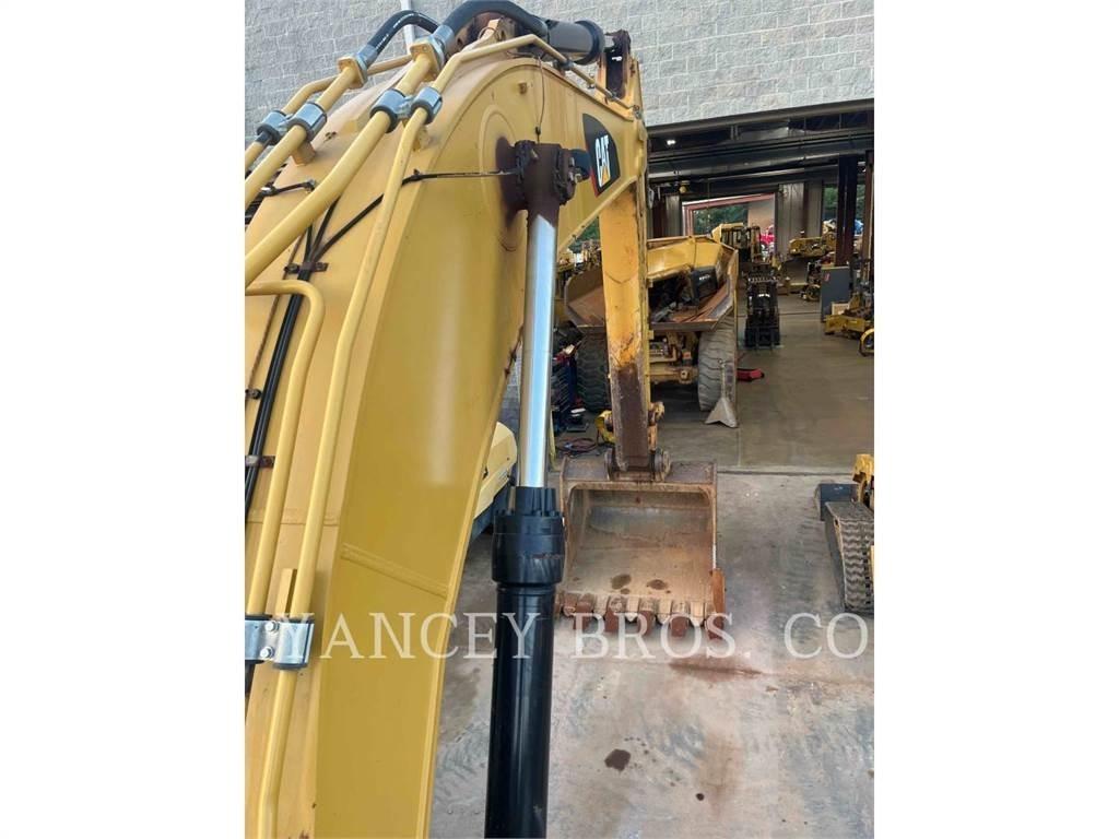 CAT 352F Excavatoare pe șenile
