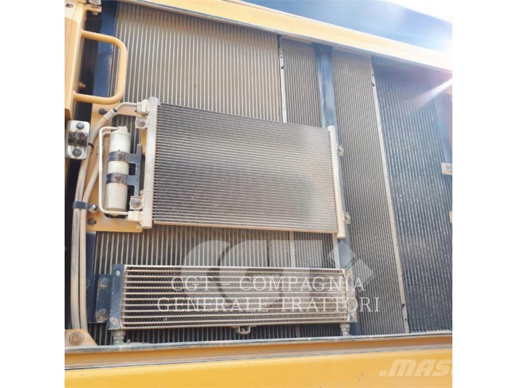 CAT 352F Excavatoare pe șenile
