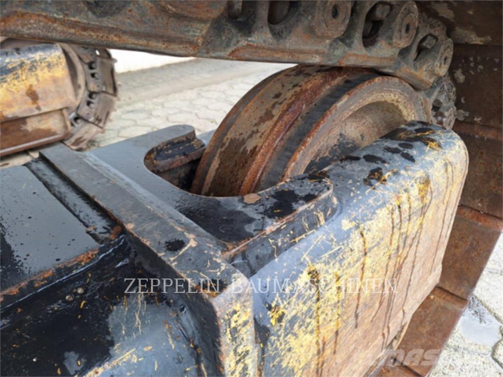 CAT 352FL Excavatoare pe șenile
