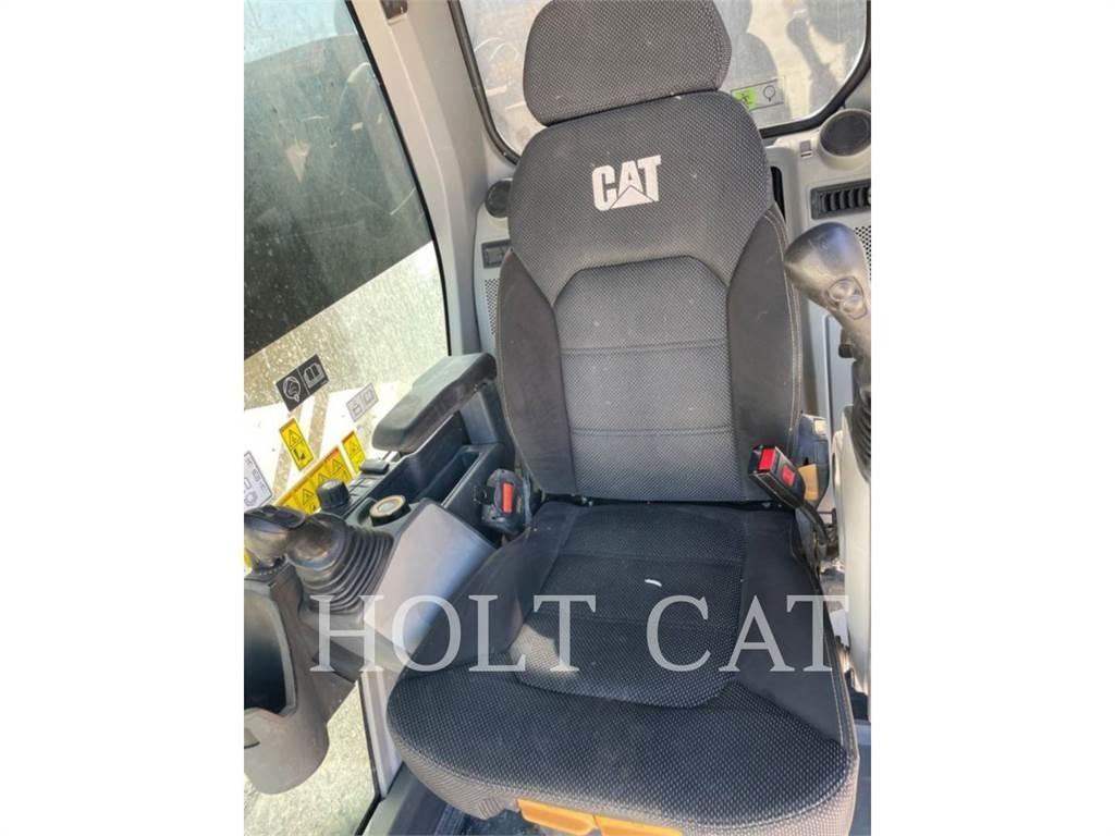 CAT 374 Excavatoare pe șenile
